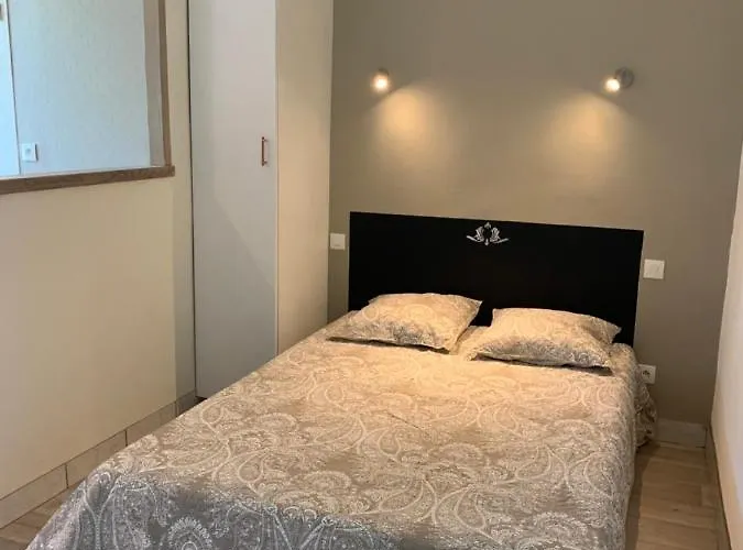 Aux Plumes * 拉罗什波赛